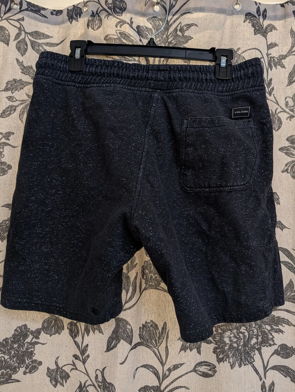 Volcom Brand Drawstring Elastic Waistband Black White Speckled Lounge Shorts (M) - Picture 2 of 5